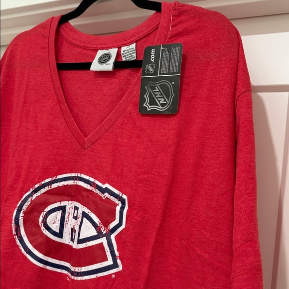 NWT [NHL] Montreal Canadians NHL Hockey Short Sleeve Heather V-Neck Women’s 2X - Picture 5 of 9